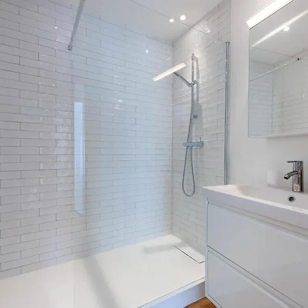 3-br In The Golden Square *