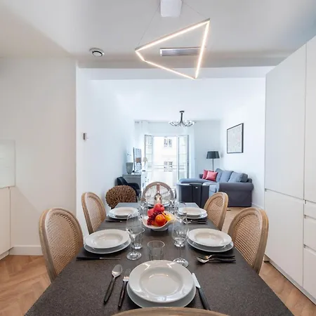 3-br In The Golden Square
