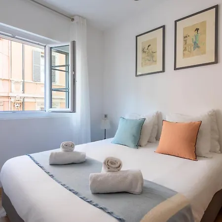 Apartment 3-br In The Golden Square Cannes