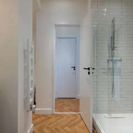 3-br In The Golden Square Apartment