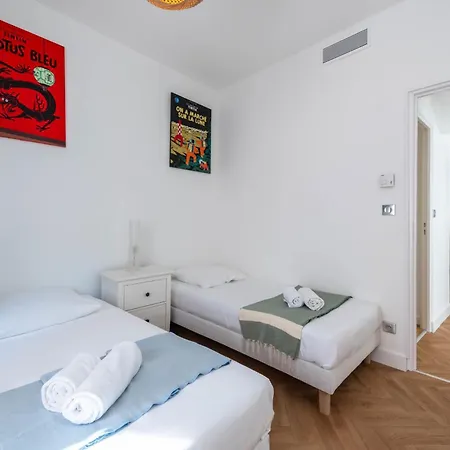 Apartment 3-br In The Golden Square