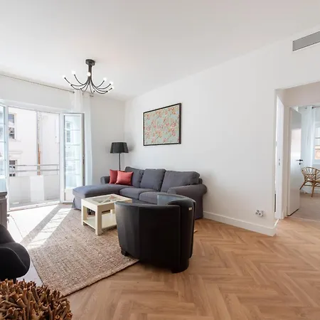 3-br In The Golden Square *