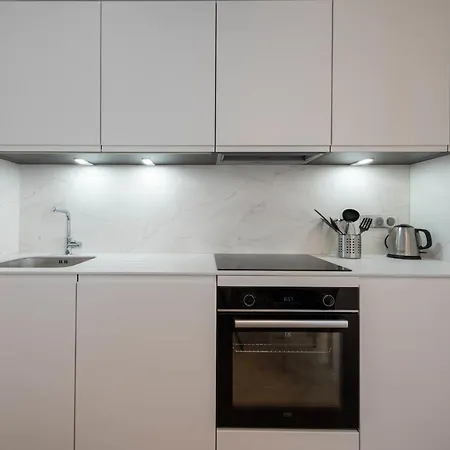 3-br In The Golden Square Appartement